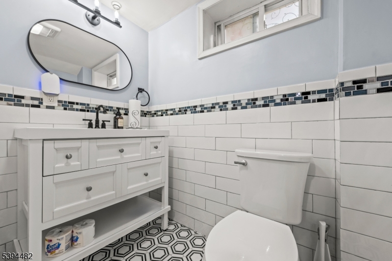 Plainfield City, New Jersey, 07060, United States, 6 Bedrooms Bedrooms, ,4 BathroomsBathrooms,Residential,For Sale,1989073