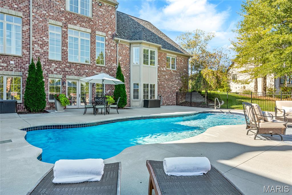 St Charles, Missouri, 63304, United States, 4 Bedrooms Bedrooms, ,6 BathroomsBathrooms,Residential,For Sale,1992889