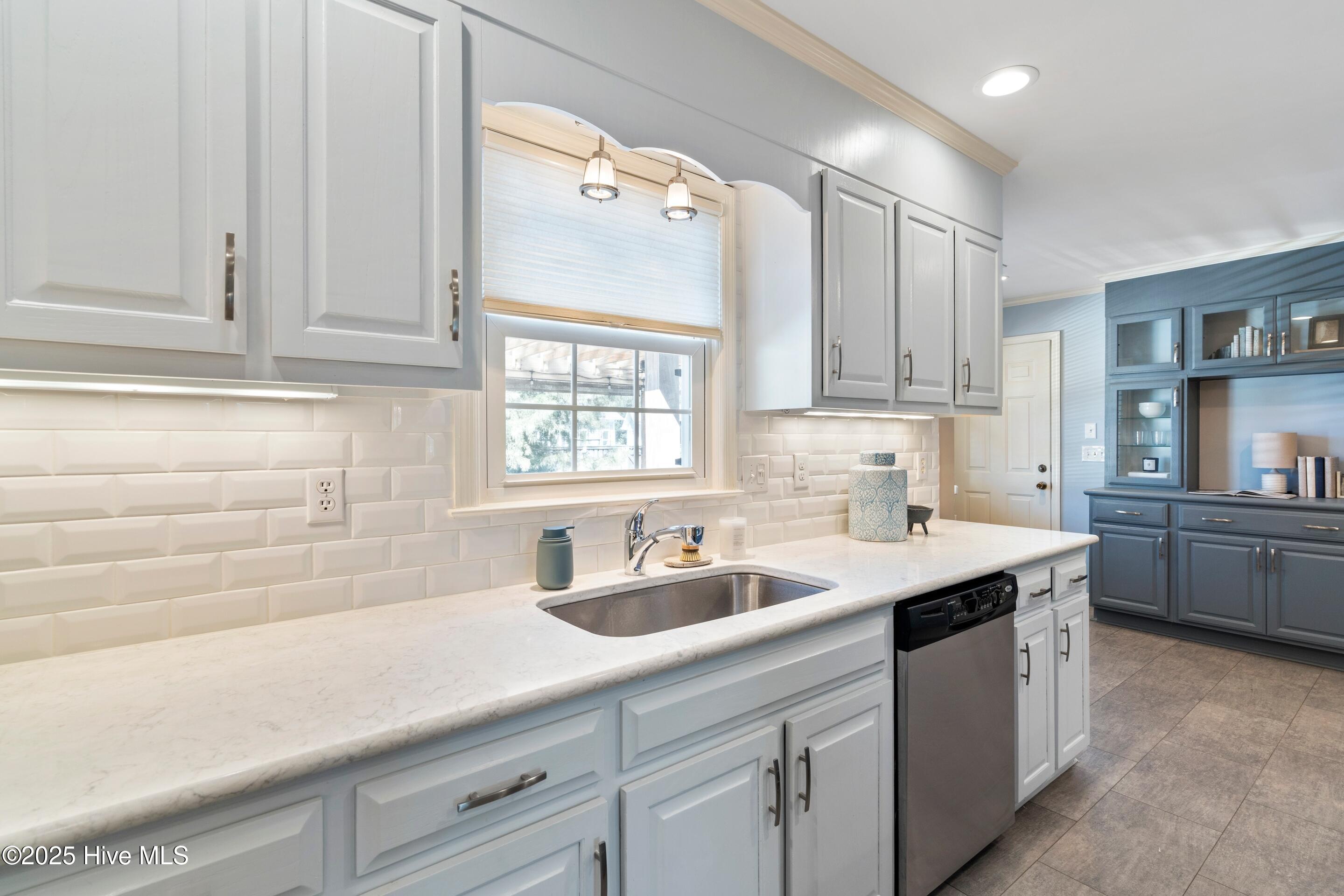 Wilmington, North Carolina, 28409, United States, 4 Bedrooms Bedrooms, ,3 BathroomsBathrooms,Residential,For Sale,1967637