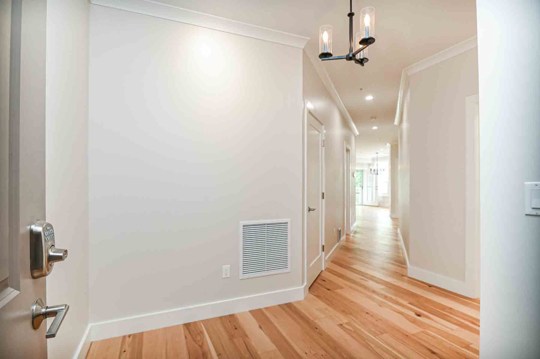  960 Sagamore Avenue, Unit 23 - 物件實景