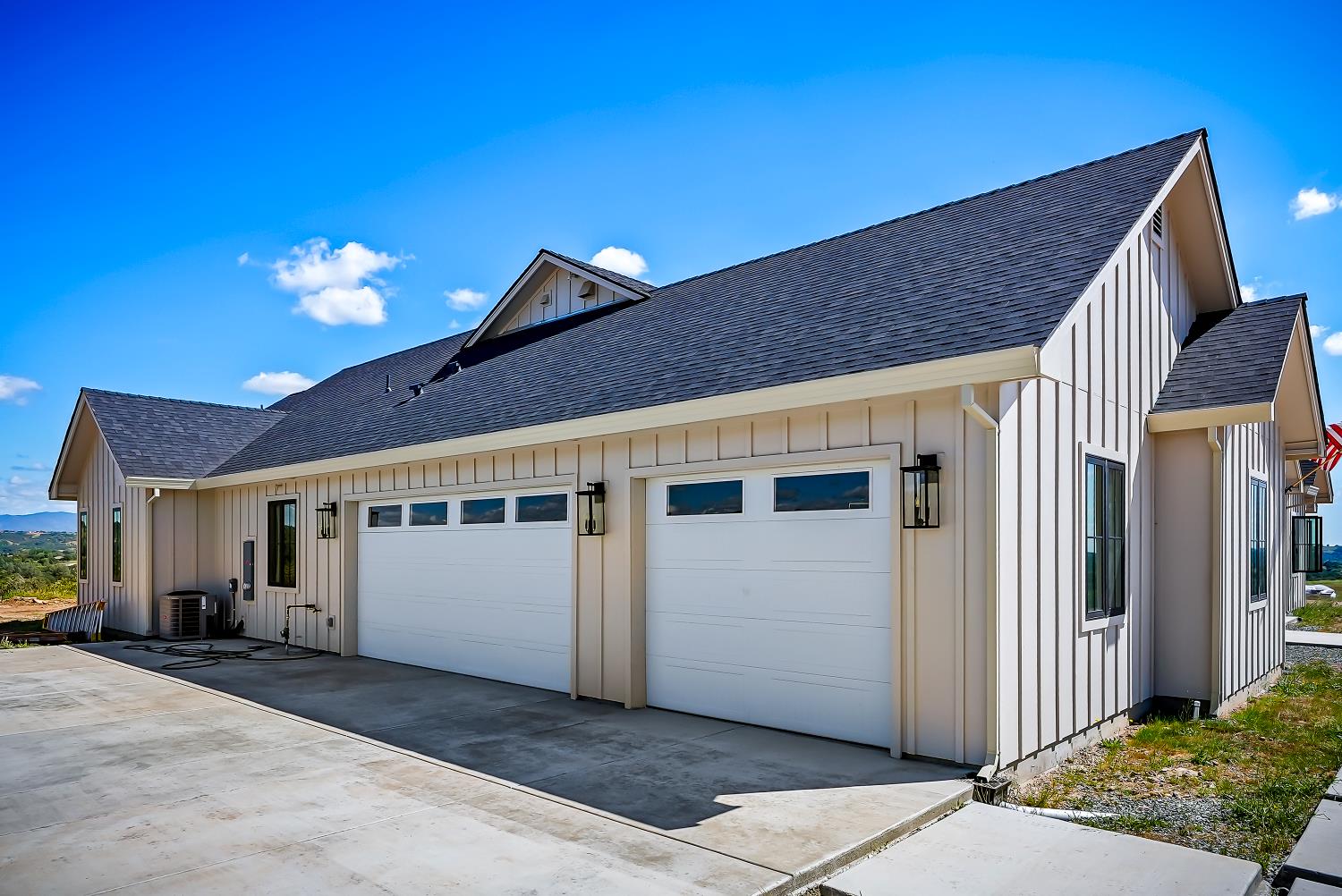 Burson, California, 95225, United States, 4 Bedrooms Bedrooms, ,4 BathroomsBathrooms,Residential,For Sale,2040271