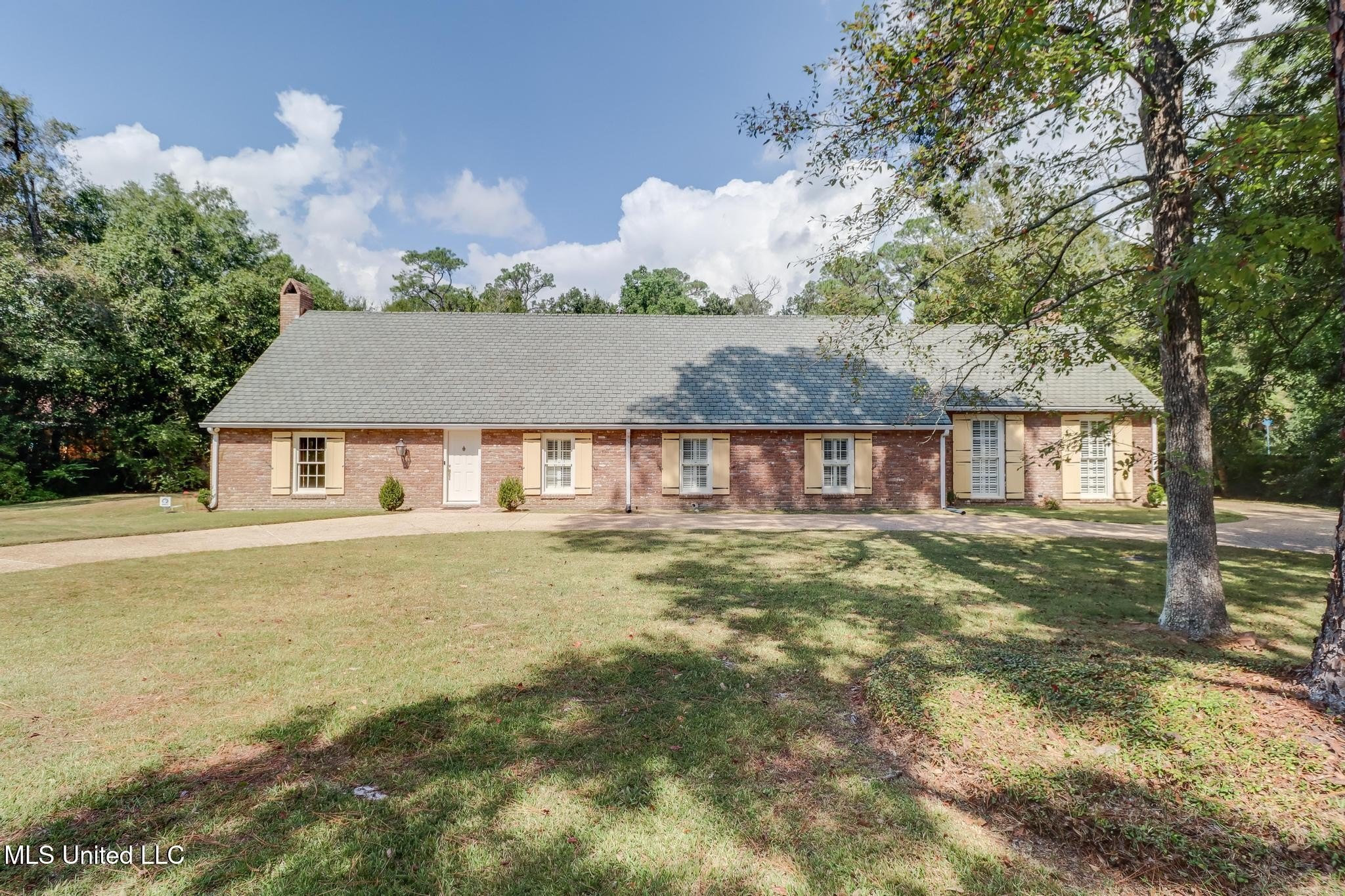 Gulfport, Mississippi, 39507, United States, 4 Bedrooms Bedrooms, ,4 BathroomsBathrooms,Residential,For Sale,1977287