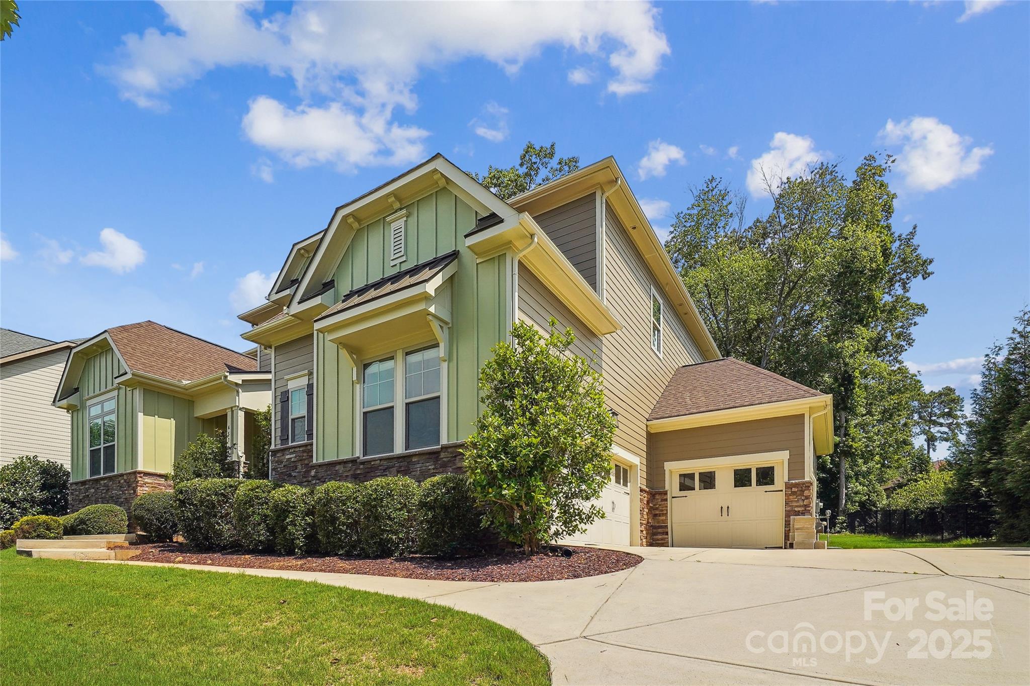 Fort Mill, South Carolina, 29708, United States, 5 Bedrooms Bedrooms, ,5 BathroomsBathrooms,Residential,For Sale,1896141