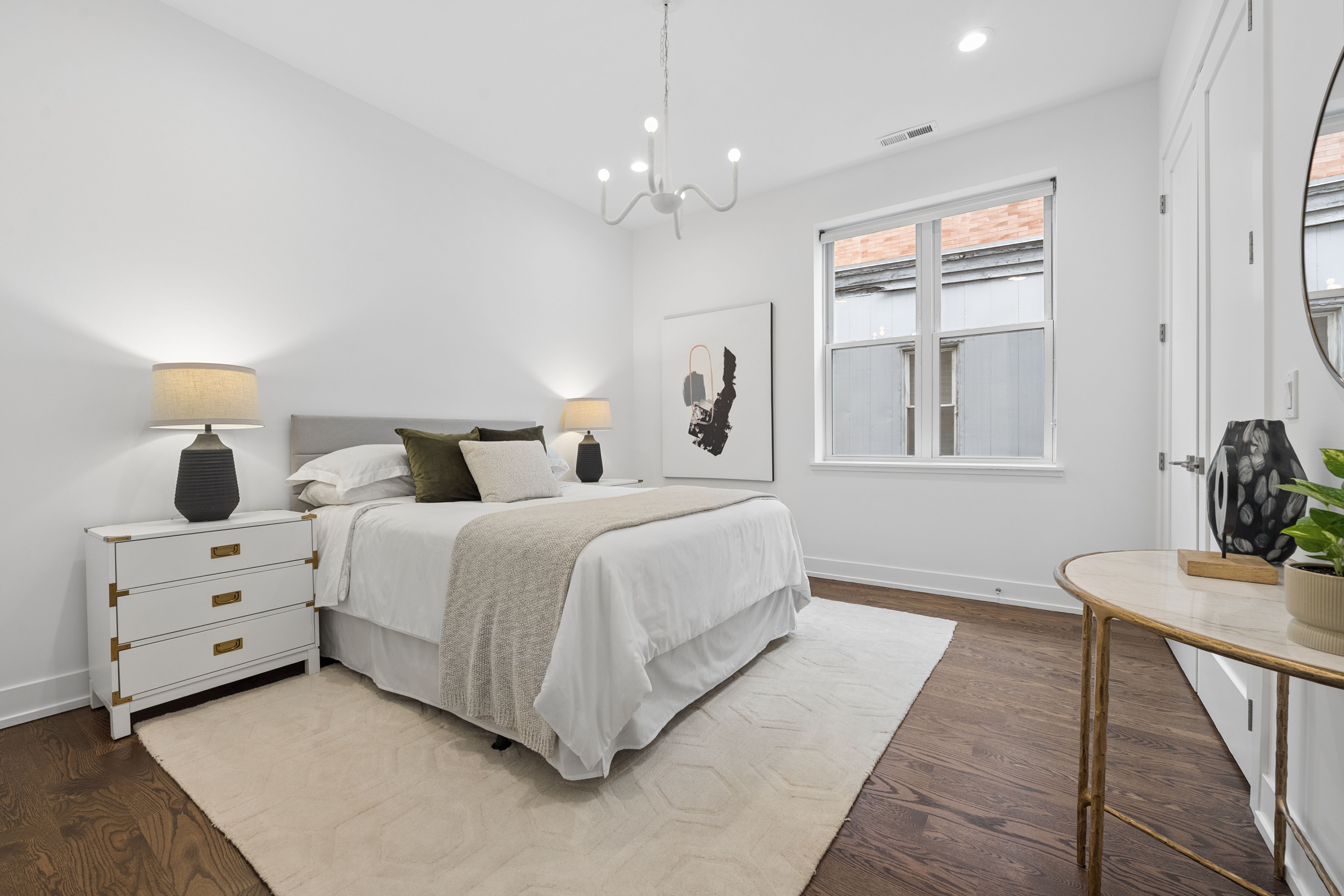  Sophisticated Three-bedroom, Two-bath Residence - 物件實景