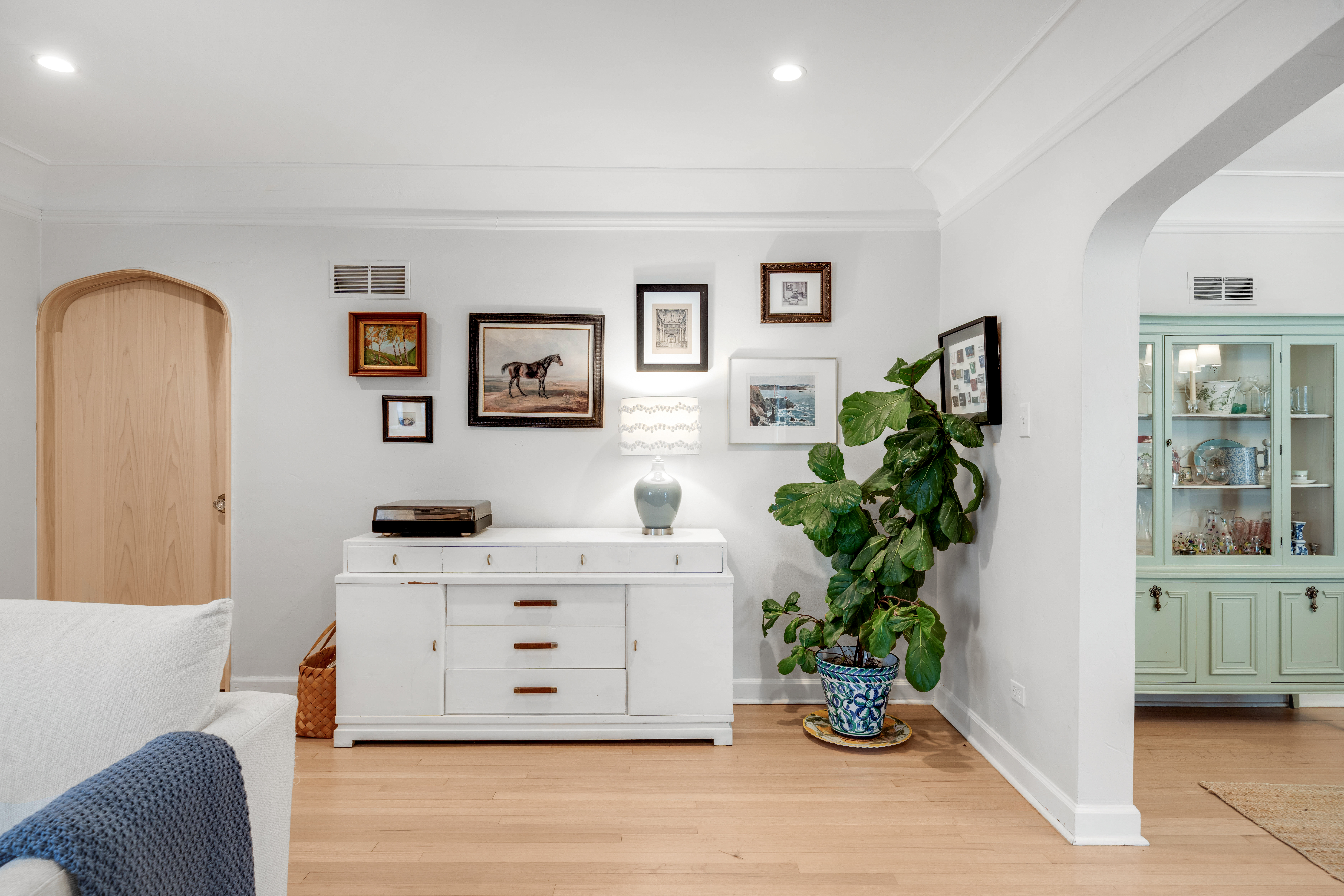  8,000 Square Foot Lot Along a Beautiful Tree Lined Parkway - 物件實景
