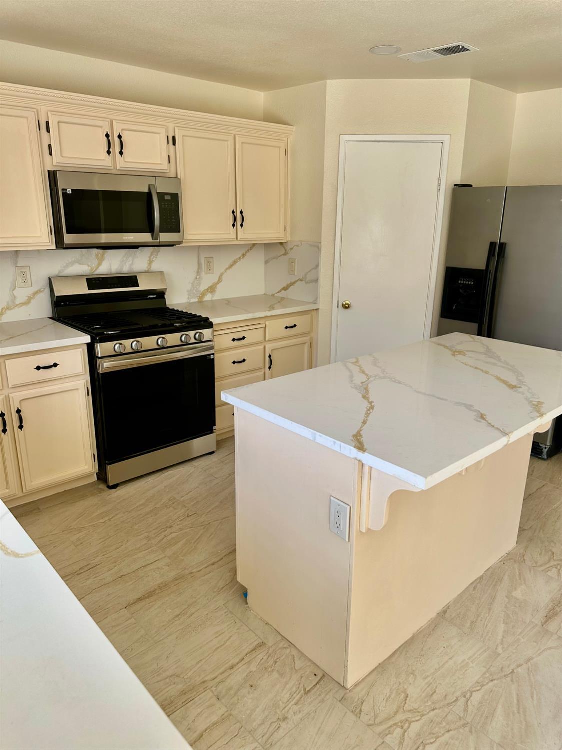 Stockton, California, 95206, United States, 3 Bedrooms Bedrooms, ,3 BathroomsBathrooms,Residential,For Sale,1889738
