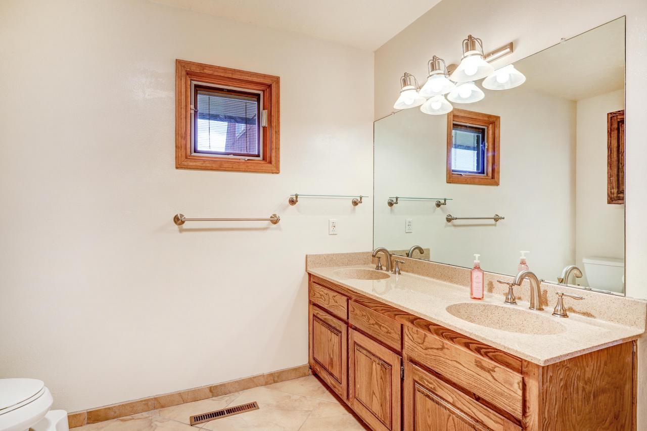 1116 Castellano Court SE, Albuquerque, New Mexico, 87123, United States, 4 Bedrooms Bedrooms, ,3 BathroomsBathrooms,Residential,For Sale,1116 Castellano Court SE,1627649