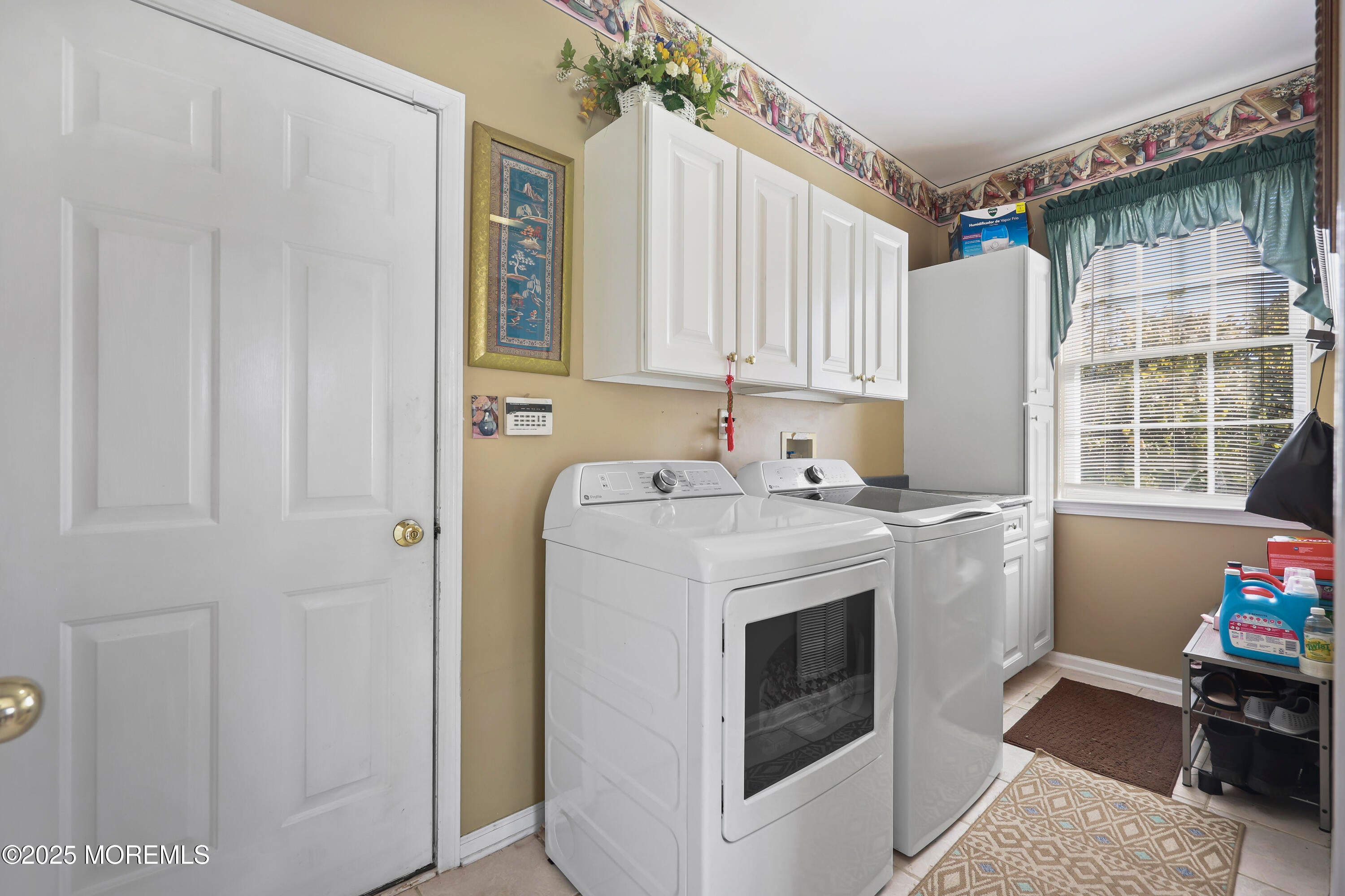 Freehold, New Jersey, 07728, United States, 5 Bedrooms Bedrooms, ,4 BathroomsBathrooms,Residential,For Sale,1983121