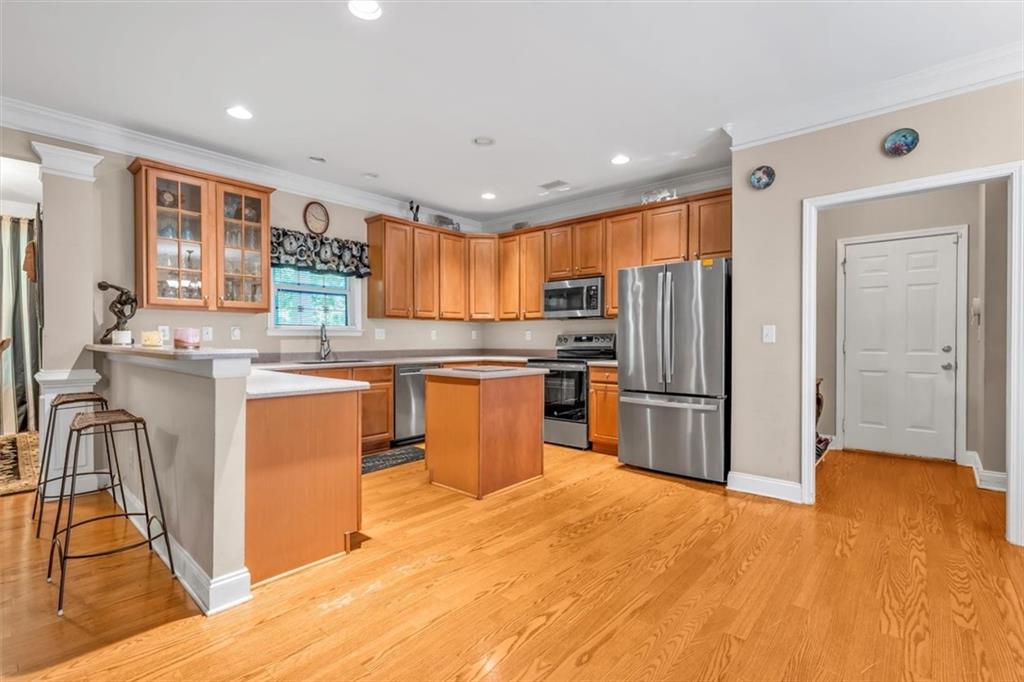 Commerce, Georgia, 30530, United States, 5 Bedrooms Bedrooms, ,4 BathroomsBathrooms,Residential,For Sale,1826945