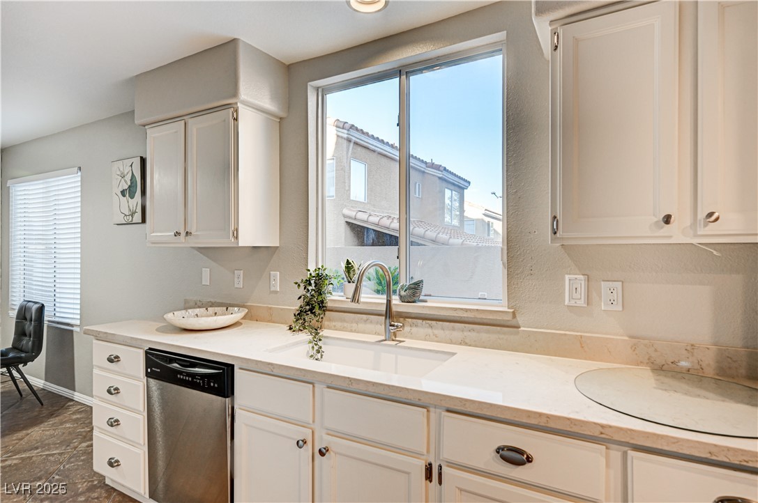 Las Vegas, Nevada, 89134, United States, 4 Bedrooms Bedrooms, ,3 BathroomsBathrooms,Residential,For Sale,1998518