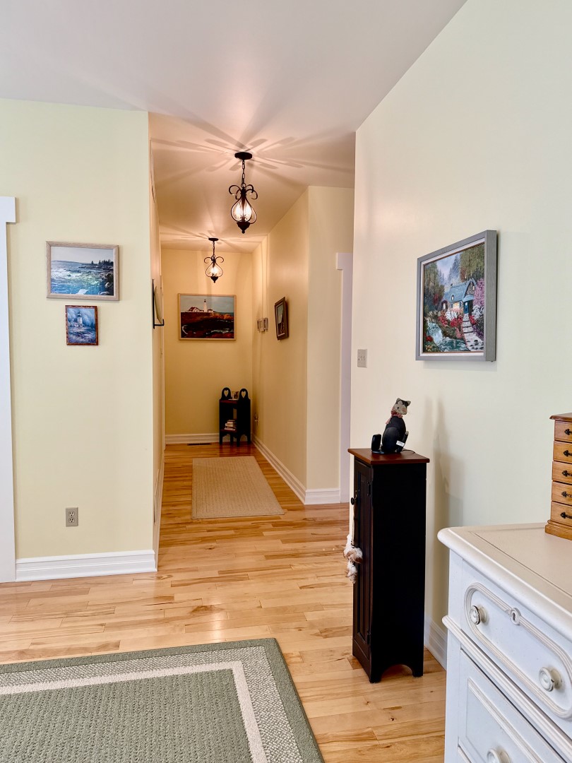 Hawley, Pennsylvania, 18428, United States, 3 Bedrooms Bedrooms, ,4 BathroomsBathrooms,Residential,For Sale,1846687