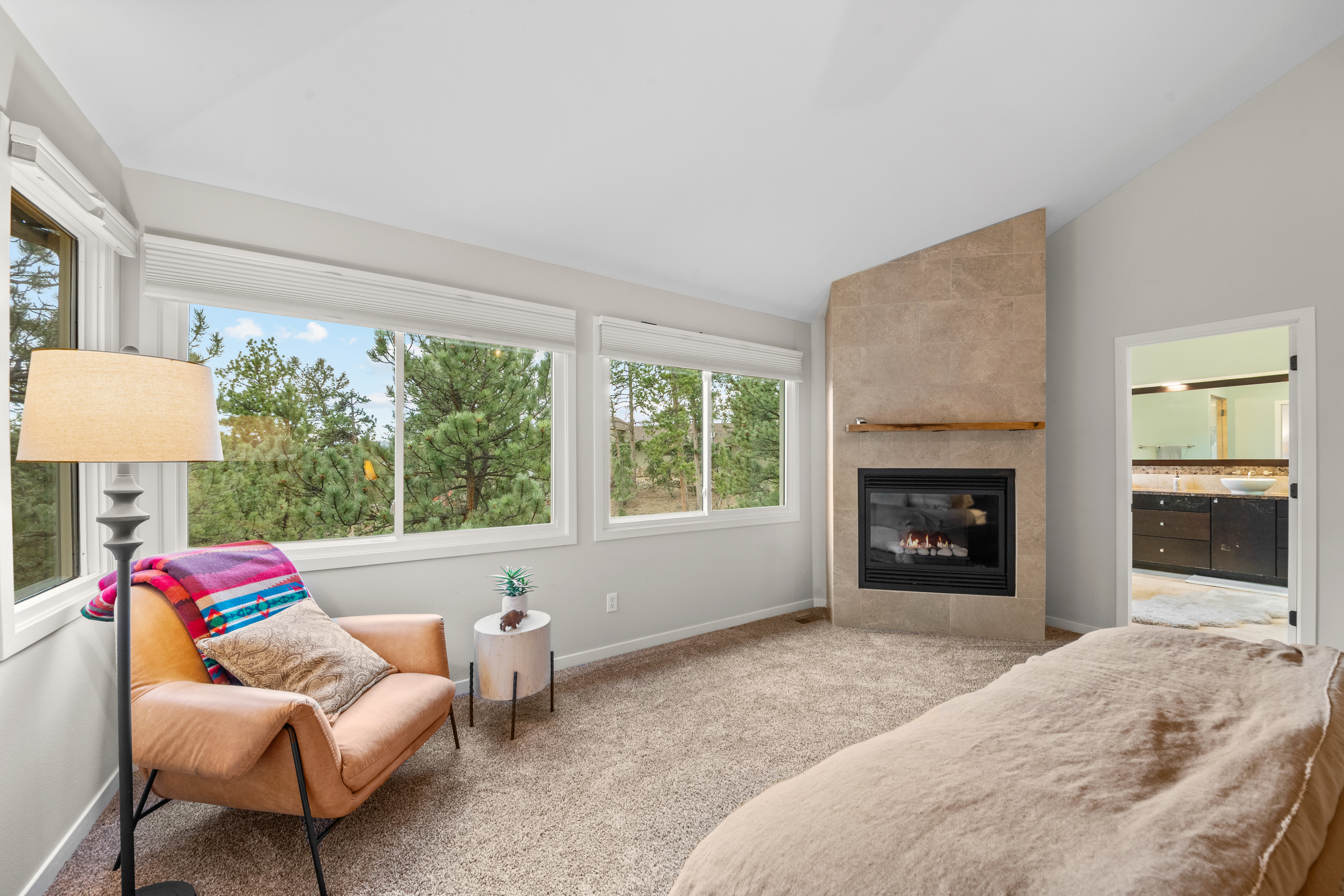  Refined Mountain Living in the Coveted Troutdale Enclave of North Evergreen - 物件實景