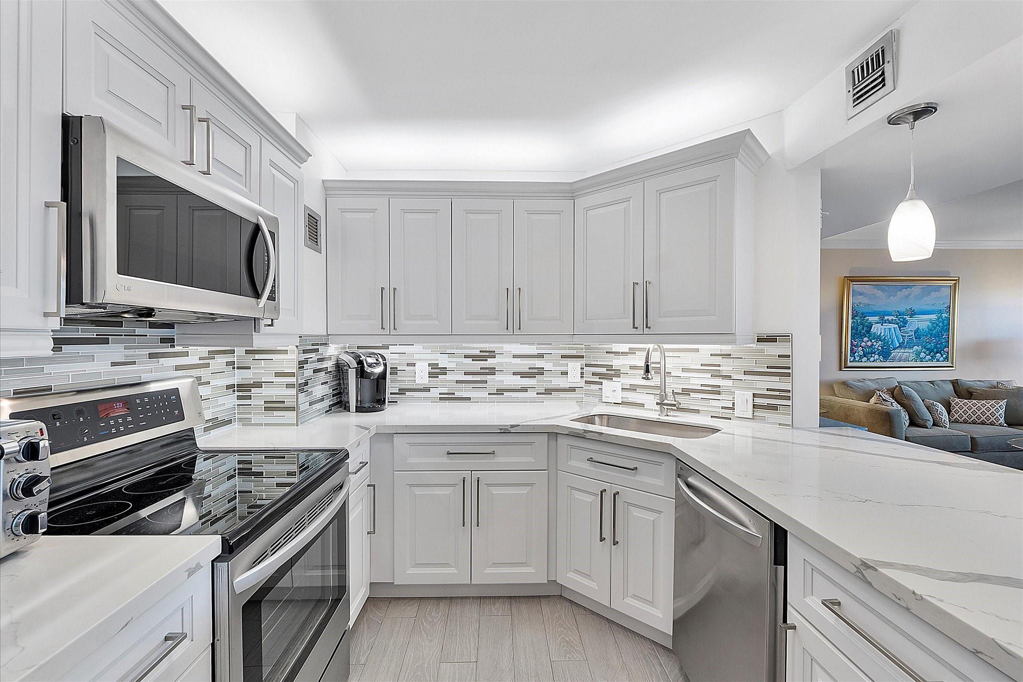 Pompano Beach, Florida, 33062, United States, 2 Bedrooms Bedrooms, ,2 BathroomsBathrooms,Residential,For Sale,1974558