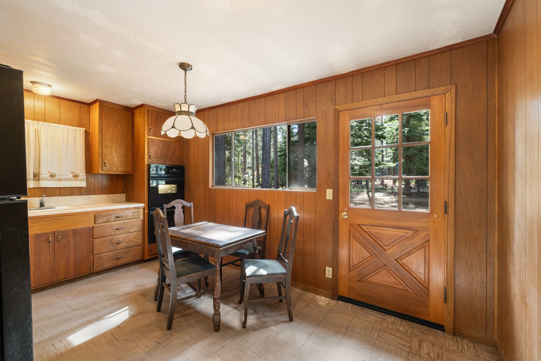  Charming Tahoe Cabin Beside Forest Service Land—Your Mountain Getaway Awaits - 物件實景