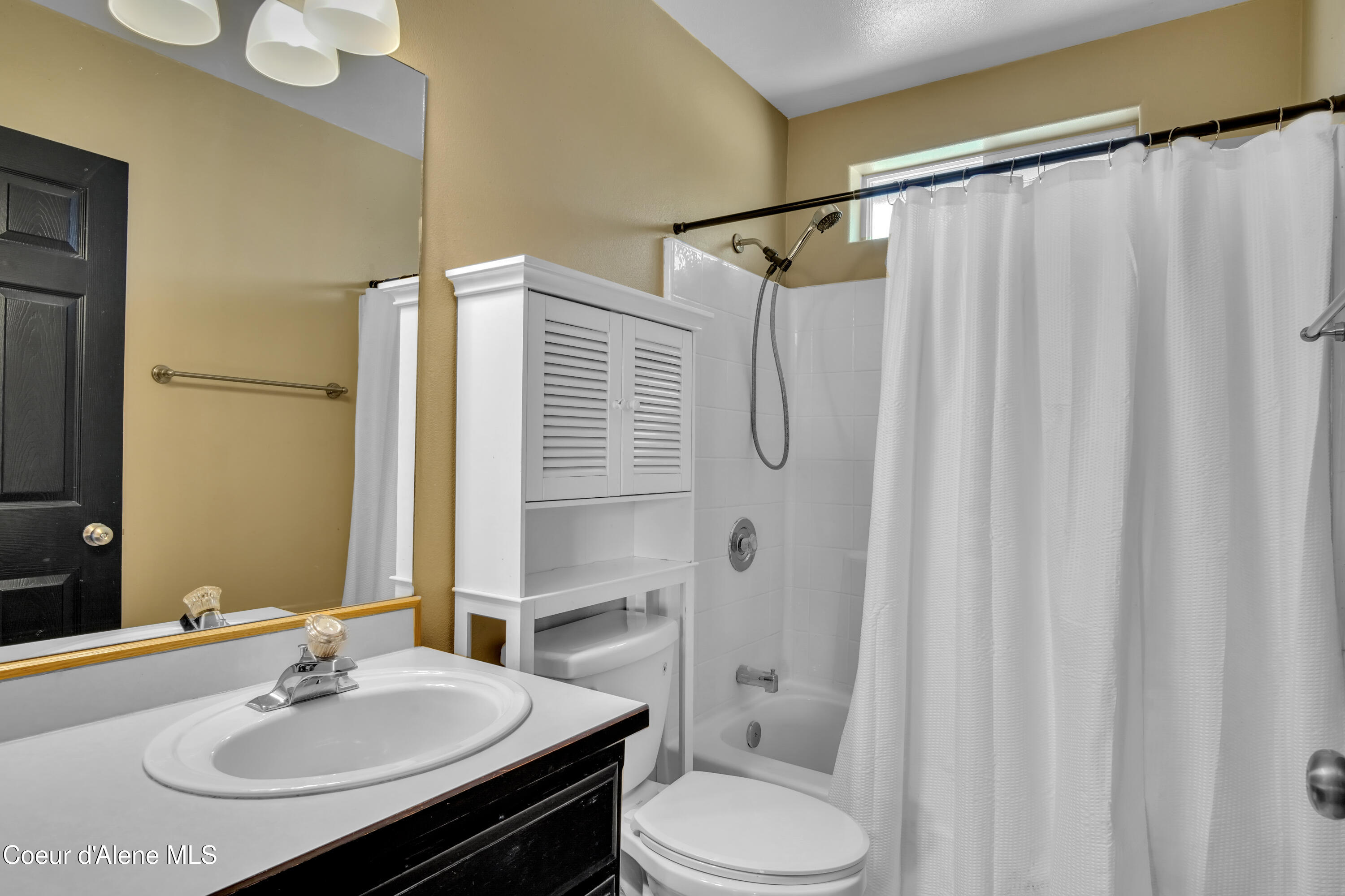 Hayden, Idaho, 83835, United States, 3 Bedrooms Bedrooms, ,3 BathroomsBathrooms,Residential,For Sale,1937119