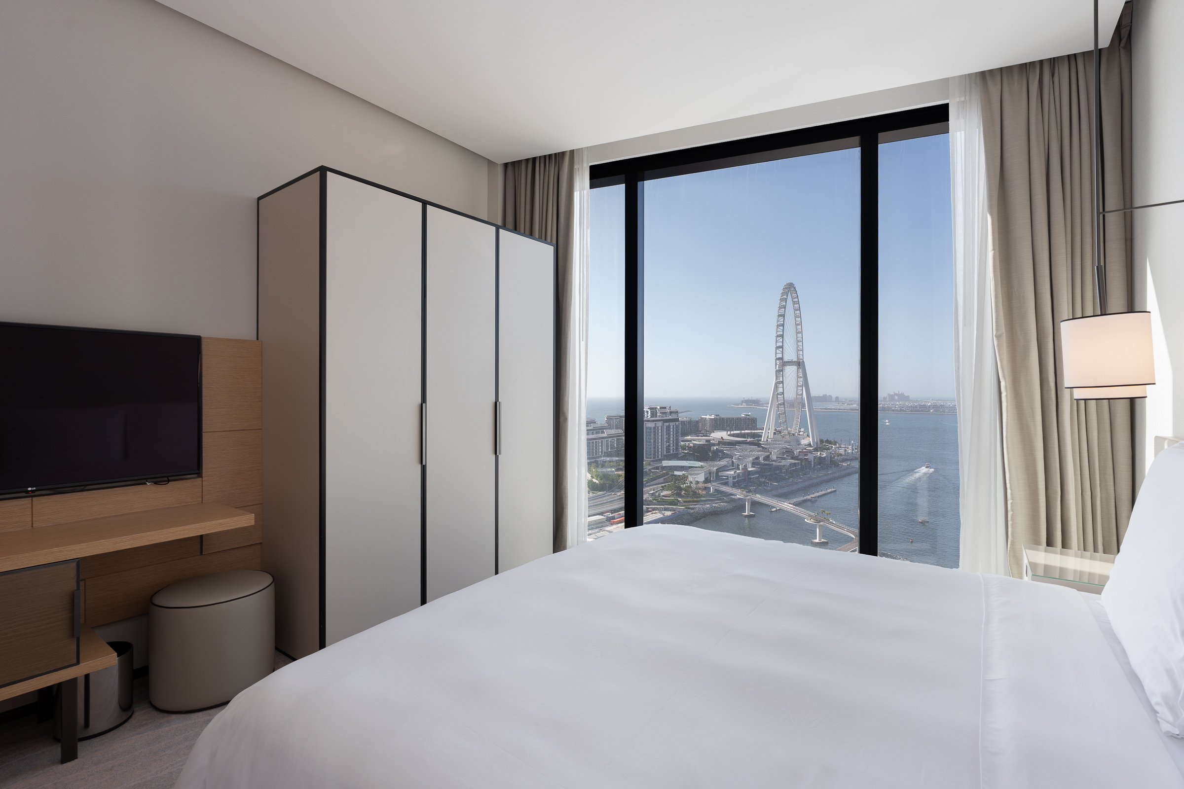  Fully-Serviced Branded Home With Sea Views in JBR - 物件實景