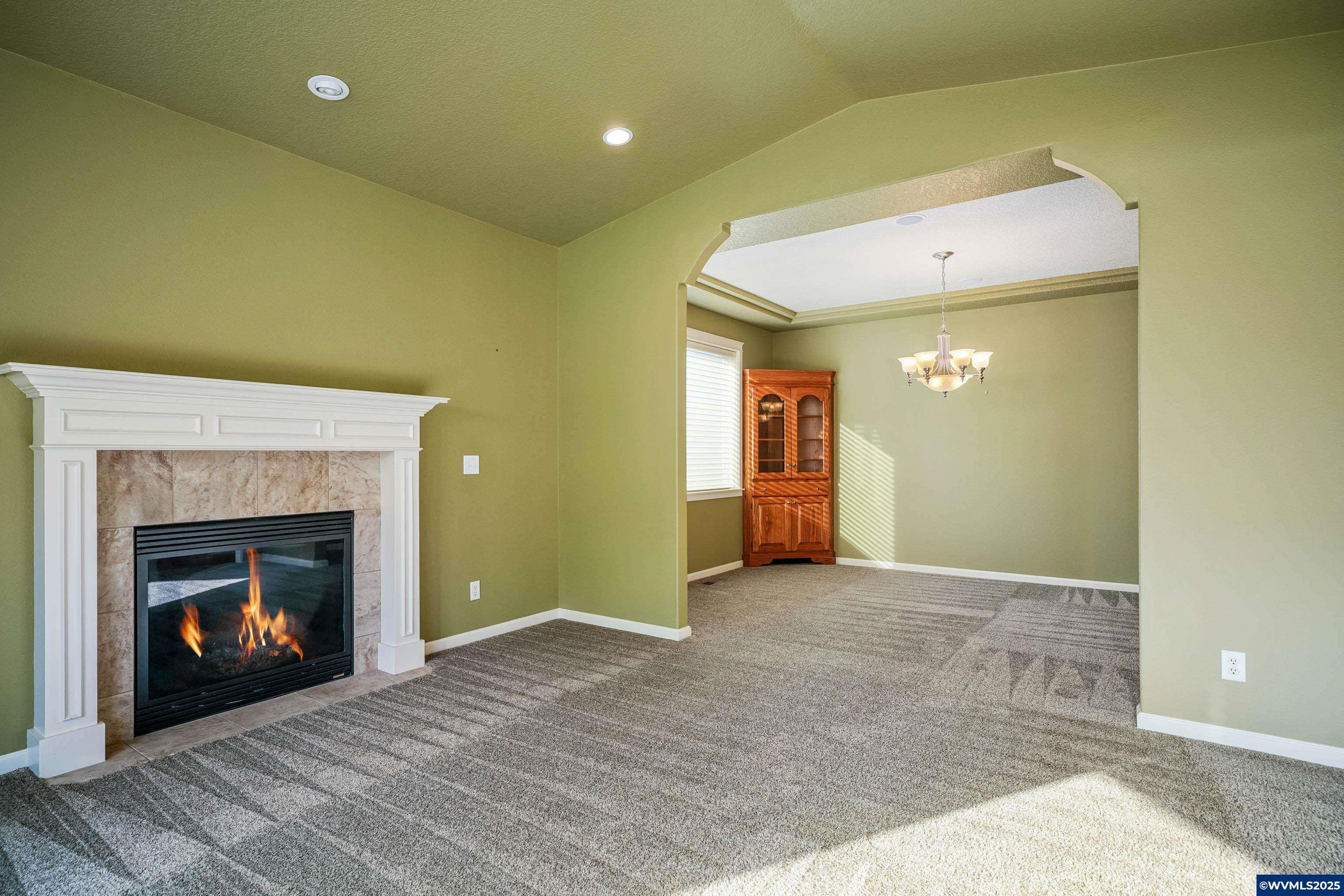 Salem, Oregon, 97306, United States, 3 Bedrooms Bedrooms, ,3 BathroomsBathrooms,Residential,For Sale,1989226