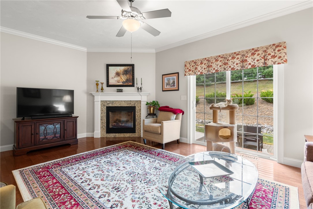 Bellingham, Massachusetts, 02019, United States, 2 Bedrooms Bedrooms, ,2 BathroomsBathrooms,Residential,For Sale,1938718