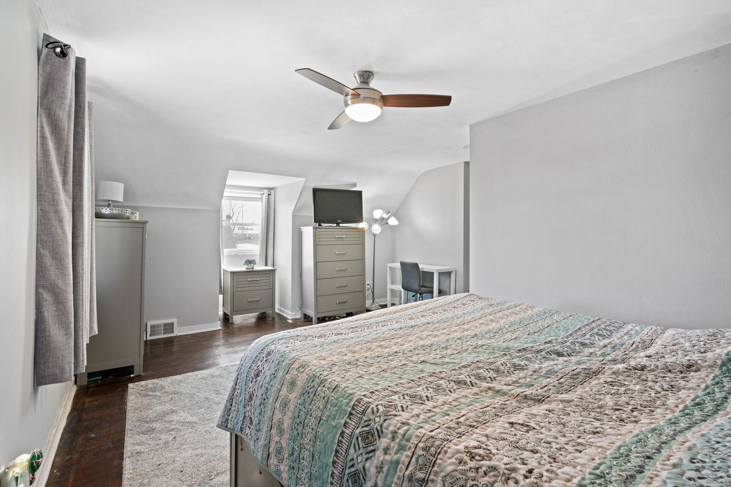  460 Jenne Drive, Pittsburgh, PA 15236 - 物件實景