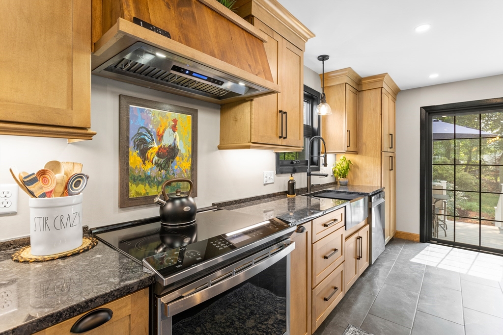 Waltham, Massachusetts, 02451, United States, 4 Bedrooms Bedrooms, ,2 BathroomsBathrooms,Residential,For Sale,1914074