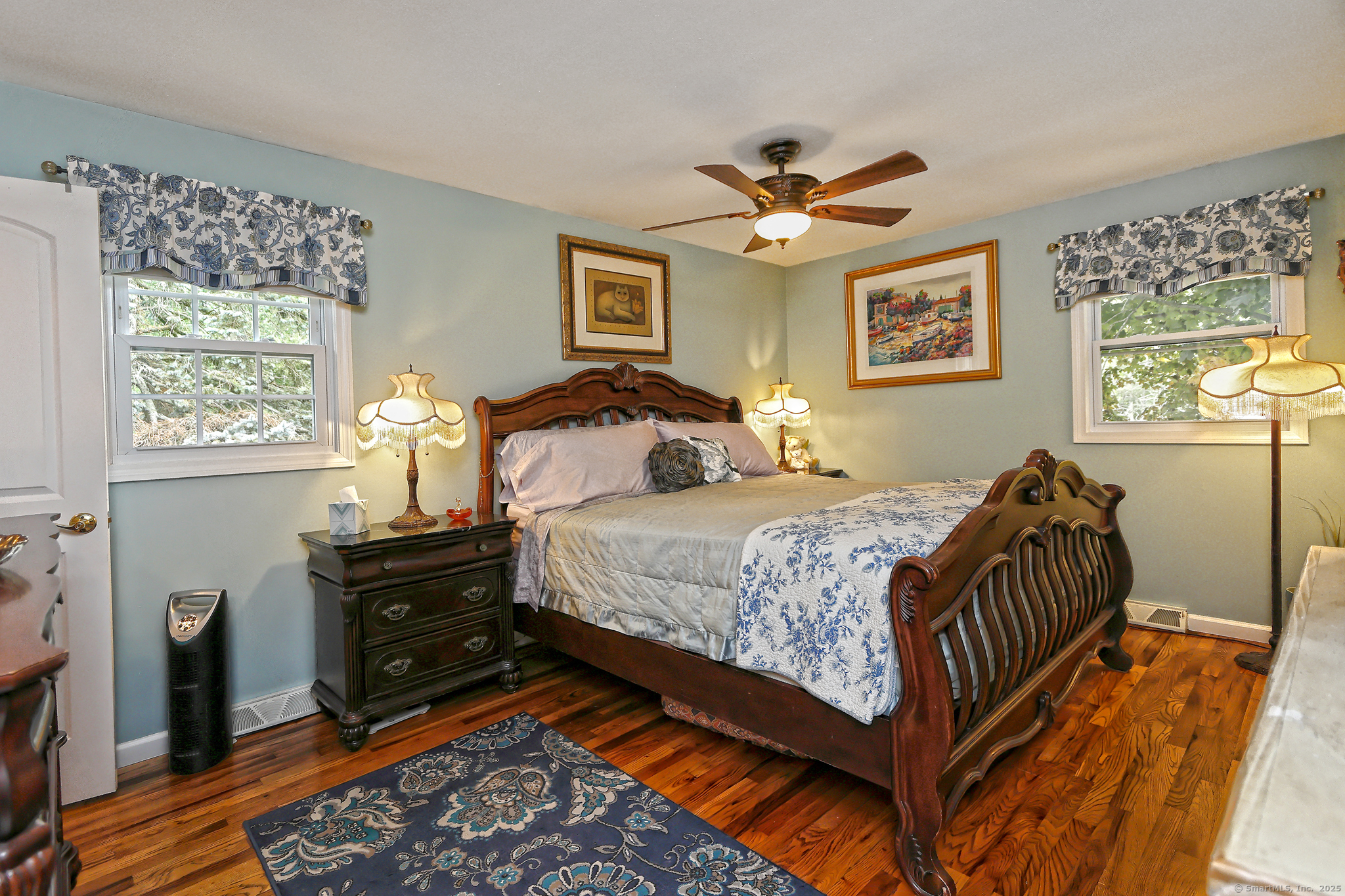 Milford, Connecticut, 06460, United States, 3 Bedrooms Bedrooms, ,3 BathroomsBathrooms,Residential,For Sale,1933259