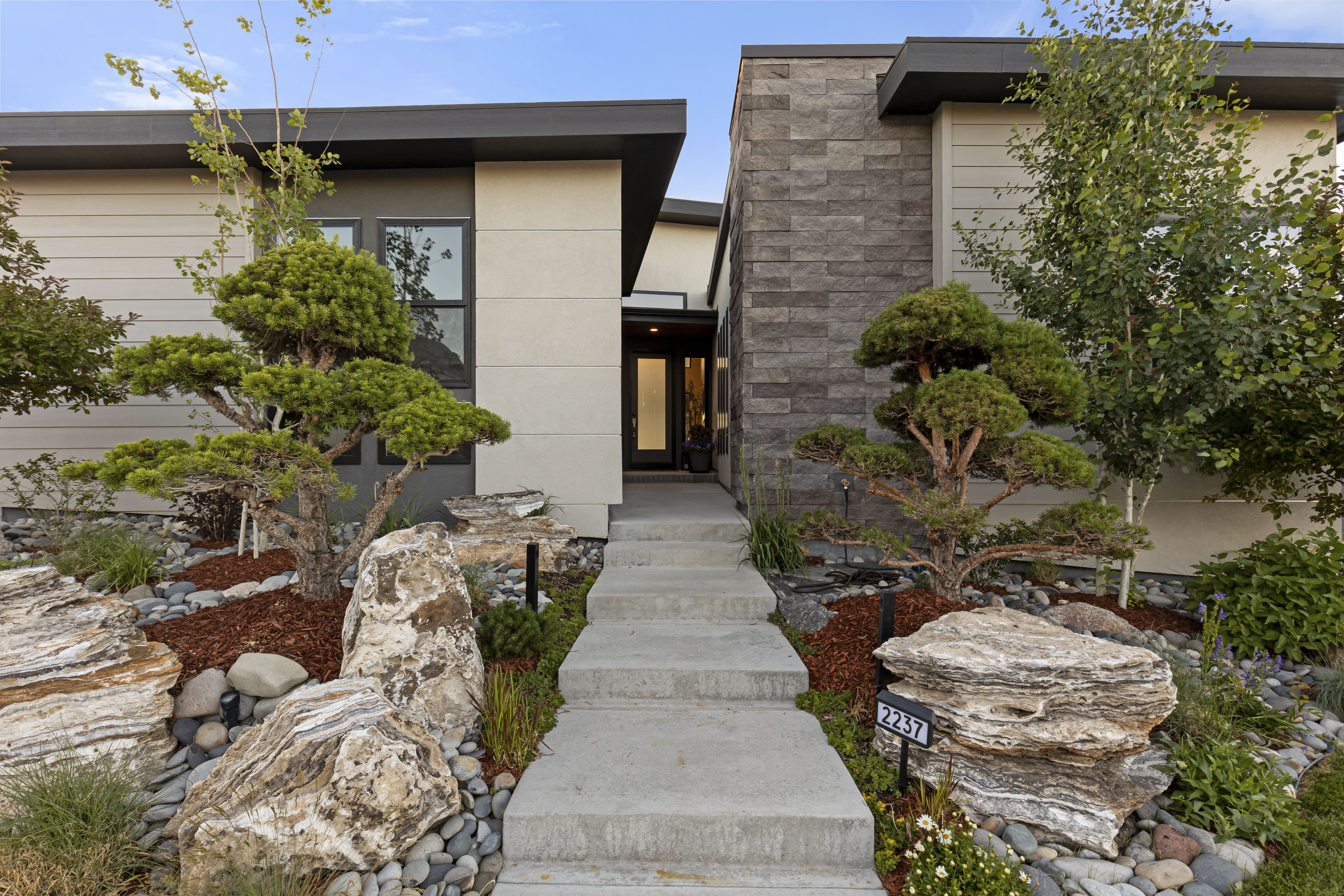  Exceptional Ranch-Style - 物件實景
