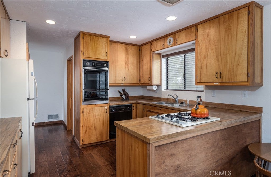 Big Bear City, California, 92314, United States, 2 Bedrooms Bedrooms, ,2 BathroomsBathrooms,Residential,For Sale,1846241