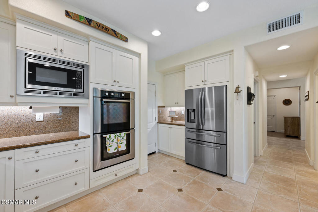 Newbury Park, California, 91320, United States, 4 Bedrooms Bedrooms, ,4 BathroomsBathrooms,Residential,For Sale,1941657