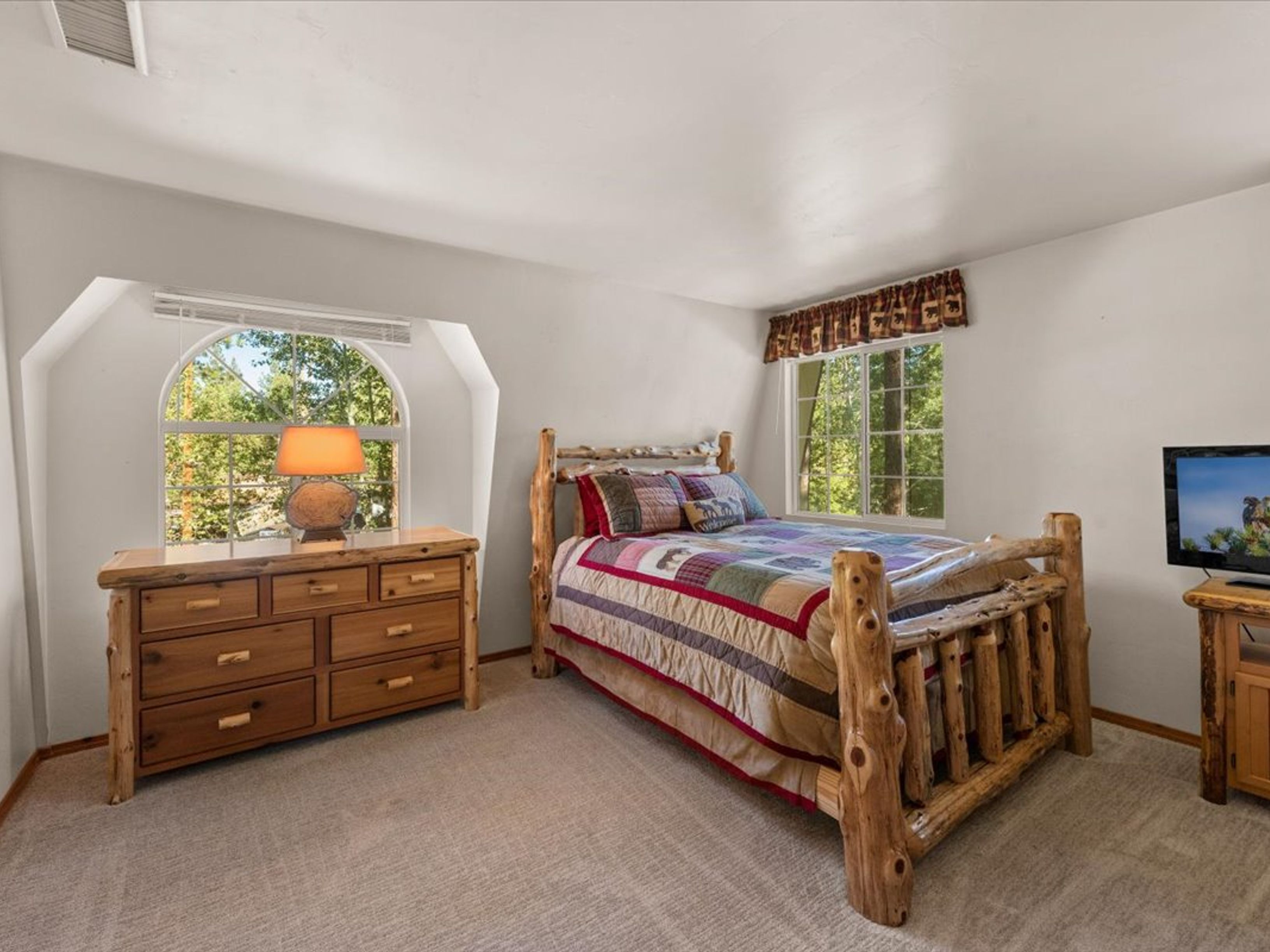  416 Pineview Drive, Big Bear, CA 92314 - 物件實景