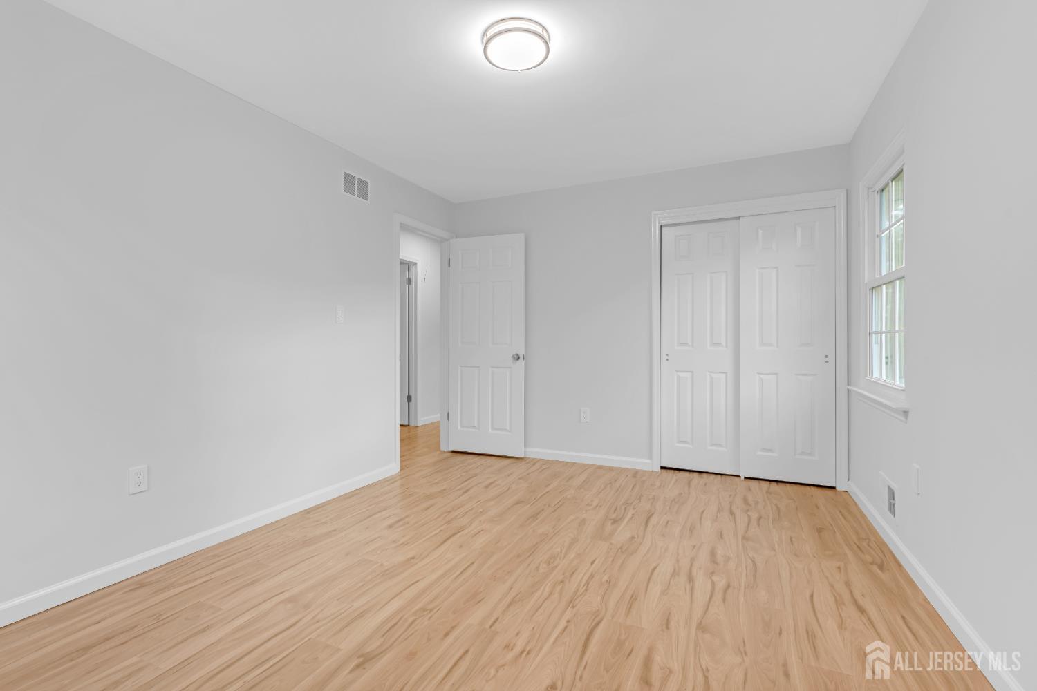 East Brunswick, New Jersey, 08816, United States, 3 Bedrooms Bedrooms, ,3 BathroomsBathrooms,Residential,For Sale,2001983