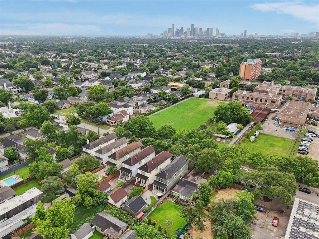 Houston, Texas, 77008, United States, 3 Bedrooms Bedrooms, ,3 BathroomsBathrooms,Residential,For Sale,1931769