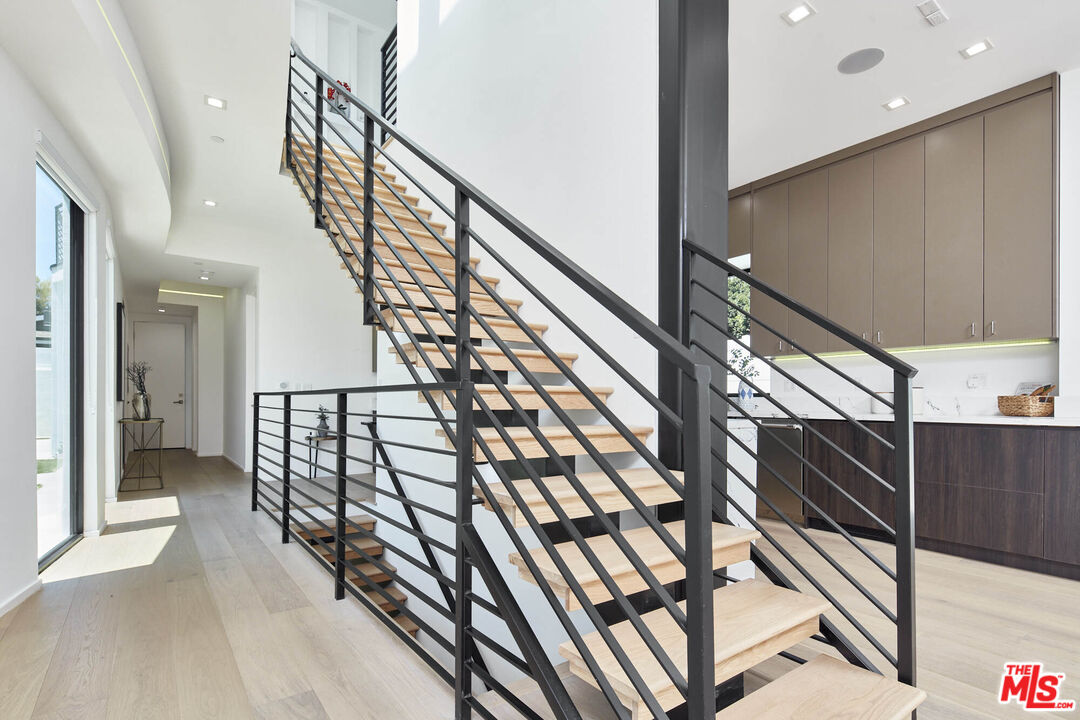 Culver City, California, 90230, United States, 4 Bedrooms Bedrooms, ,7 BathroomsBathrooms,Residential,For Sale,1804248