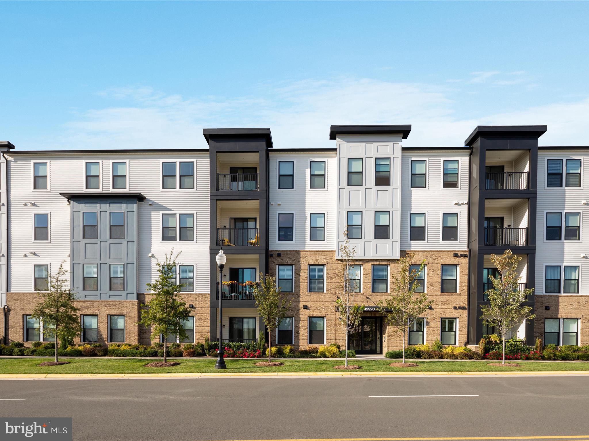 Ashburn, Virginia, 20148, United States, 3 Bedrooms Bedrooms, ,2 BathroomsBathrooms,Residential,For Sale,1980146