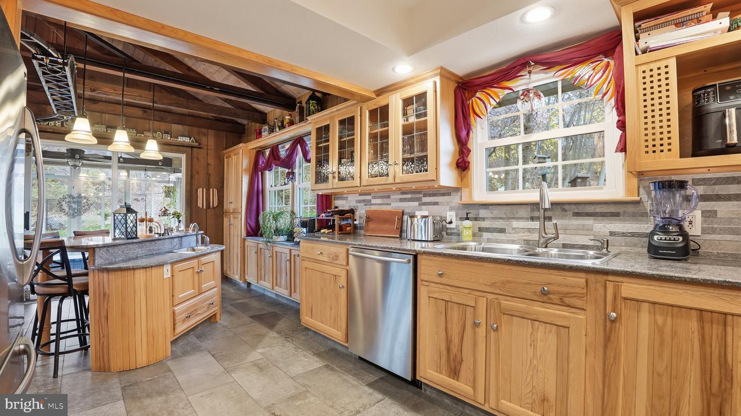 Allentown, Pennsylvania, 18103, United States, 3 Bedrooms Bedrooms, ,2 BathroomsBathrooms,Residential,For Sale,1993254