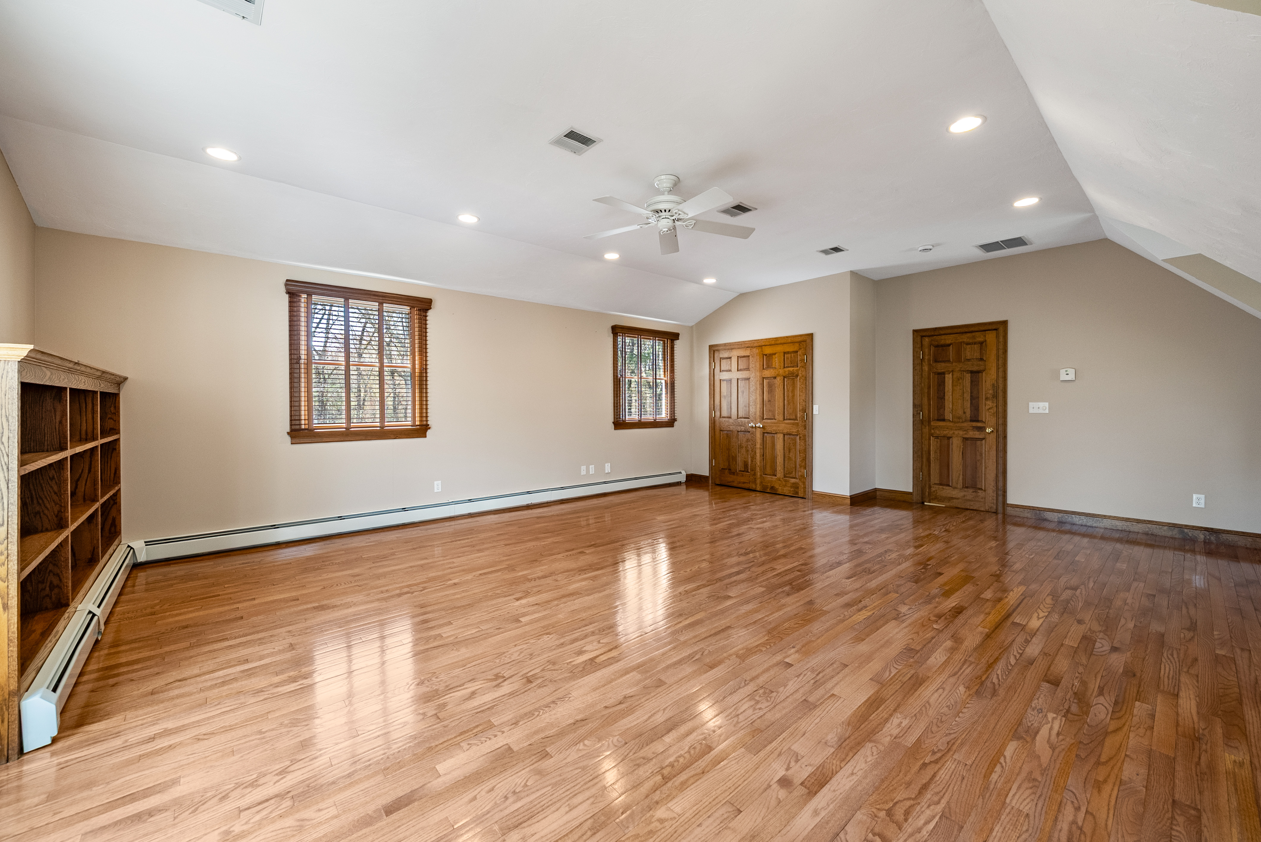  16 Foxhunt Trail, Walpole, MA, 02181 - 物件實景