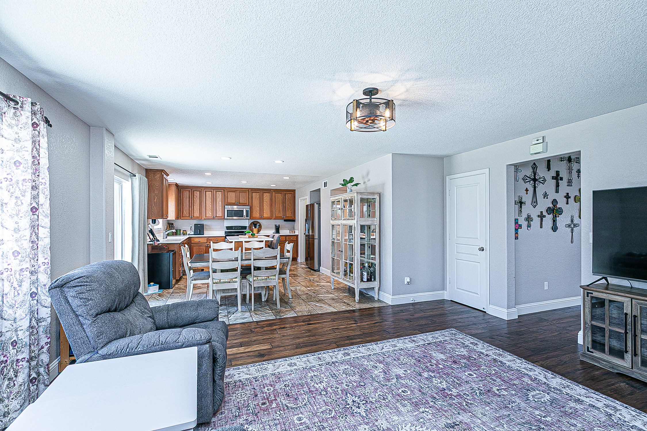 Lompoc, California, 93436, United States, 4 Bedrooms Bedrooms, ,3 BathroomsBathrooms,Residential,For Sale,1924716