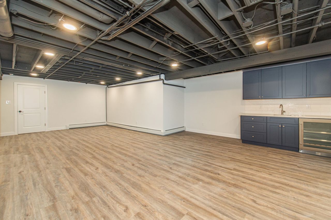 Fairfield, New Jersey, 07004, United States, 4 Bedrooms Bedrooms, ,5 BathroomsBathrooms,Residential,For Sale,2005992