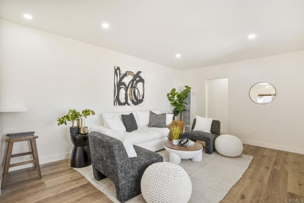 San Diego, California, 92114, United States, 3 Bedrooms Bedrooms, ,2 BathroomsBathrooms,Residential,For Sale,1991060