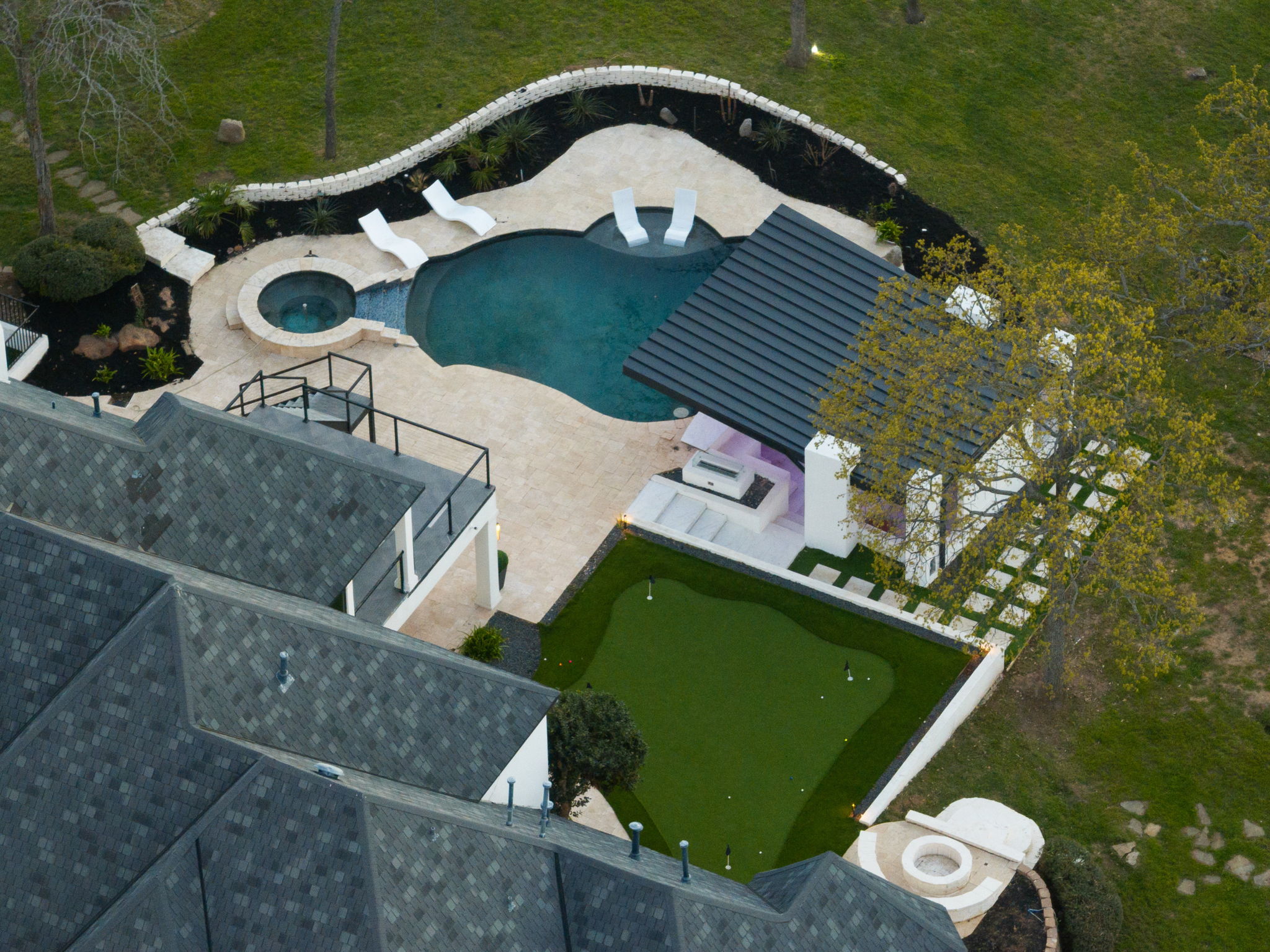  6001 Pine Valley Drive - 物件實景