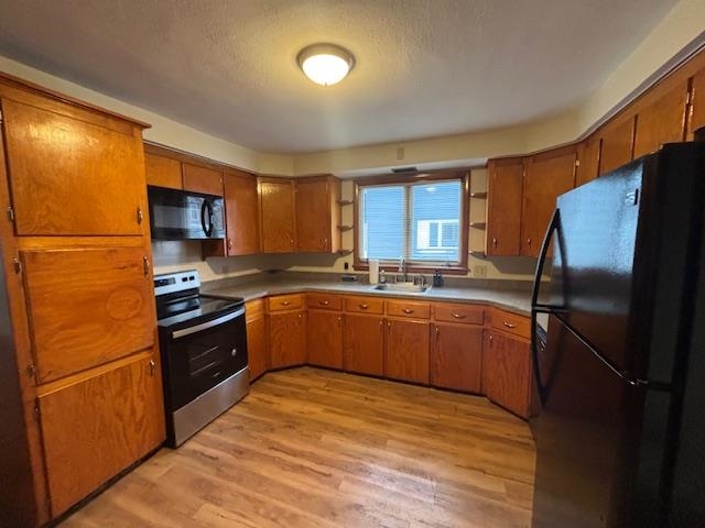 Nashua, New Hampshire, 03060, United States, 6 Bedrooms Bedrooms, ,2 BathroomsBathrooms,Residential,For Sale,2009233