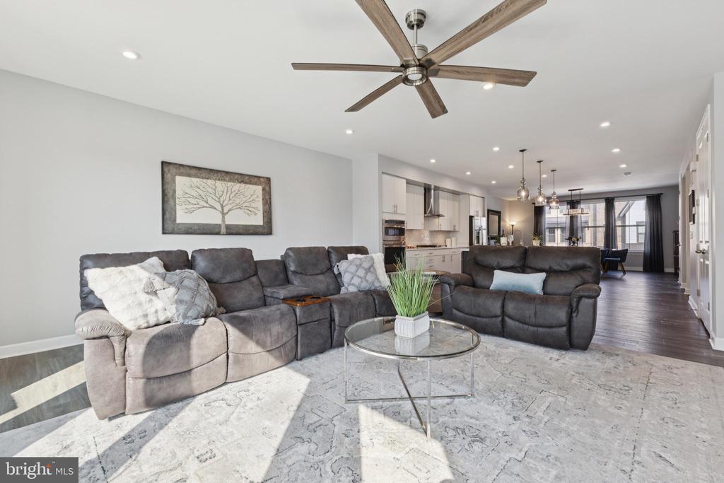 Alexandria, Virginia, 22306, United States, 3 Bedrooms Bedrooms, ,4 BathroomsBathrooms,Residential,For Sale,2019701