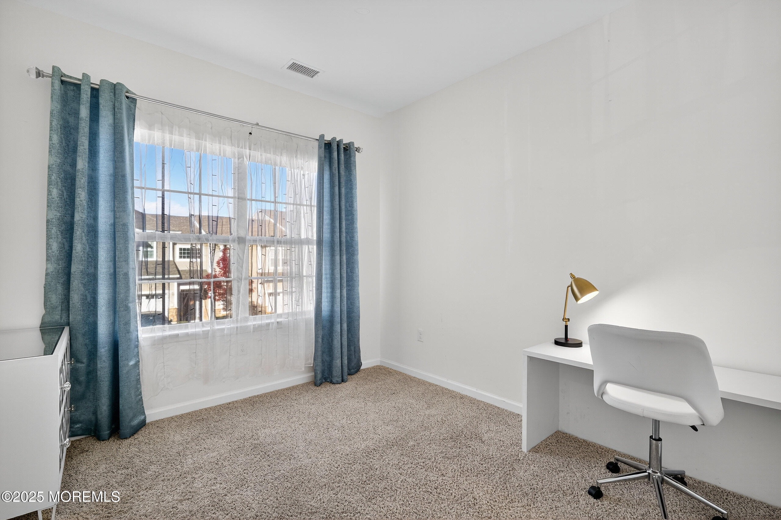 Parlin, New Jersey, 08859, United States, 2 Bedrooms Bedrooms, ,3 BathroomsBathrooms,Residential,For Sale,1989298