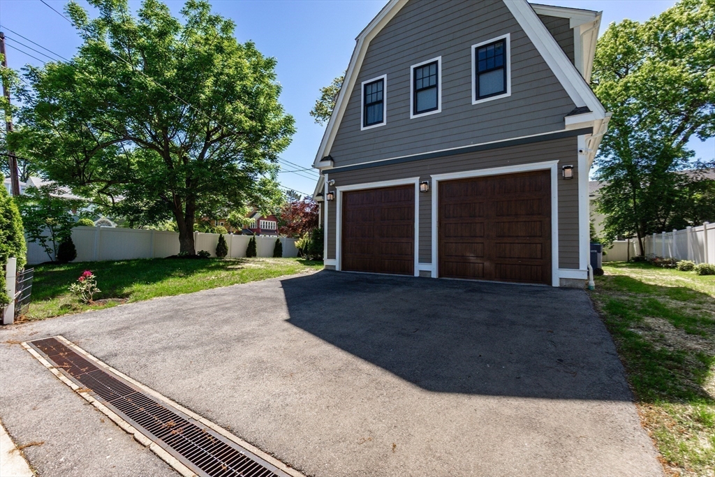 Newton, Massachusetts, 02460, United States, 4 Bedrooms Bedrooms, ,5 BathroomsBathrooms,Residential,For Sale,1830588
