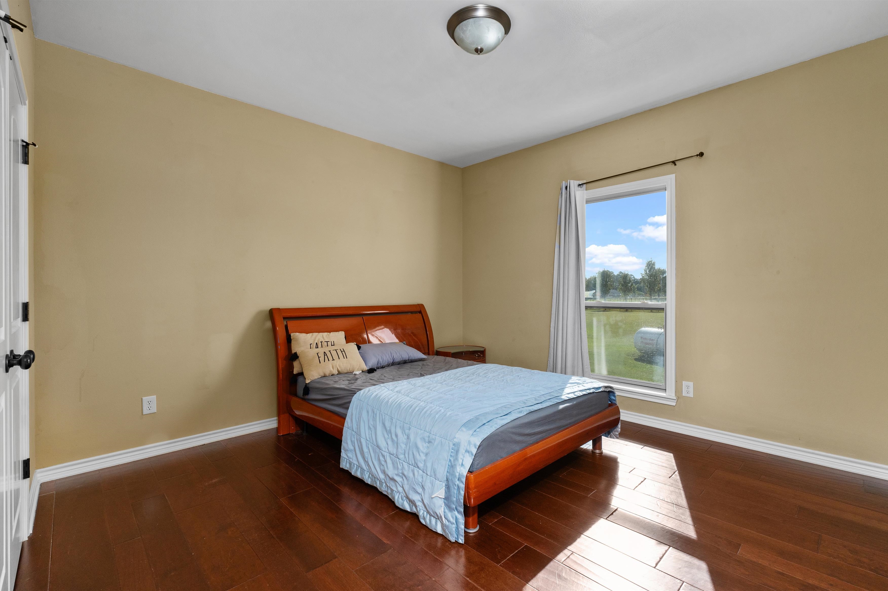 Henderson, Texas, 75654, United States, 5 Bedrooms Bedrooms, ,3 BathroomsBathrooms,Residential,For Sale,1983255