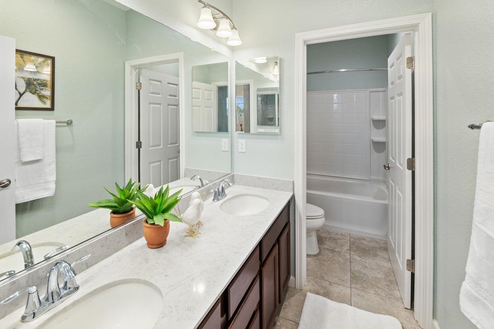 Woodland, California, 95776, United States, 4 Bedrooms Bedrooms, ,3 BathroomsBathrooms,Residential,For Sale,1939762