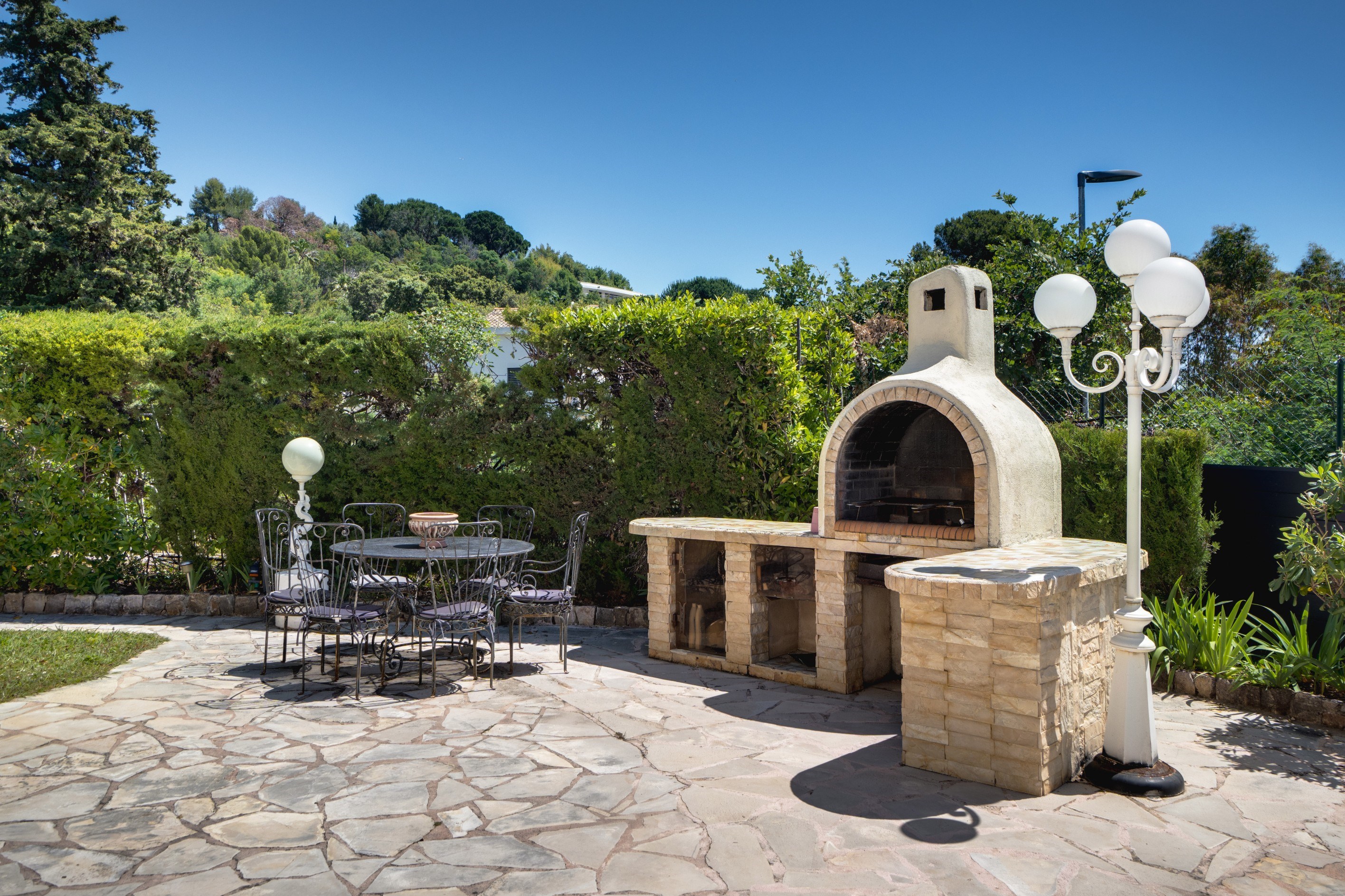  Cannes Croix des Gardes sea view villa with pool and flat landscaped grounds - 物件實景