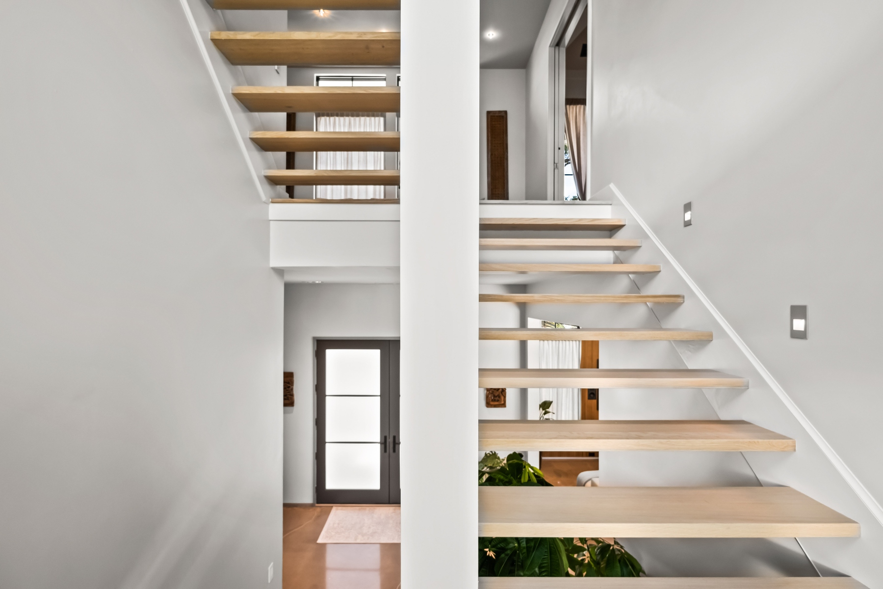 700 Stucco Lane, Mount Pleasant - 物件實景