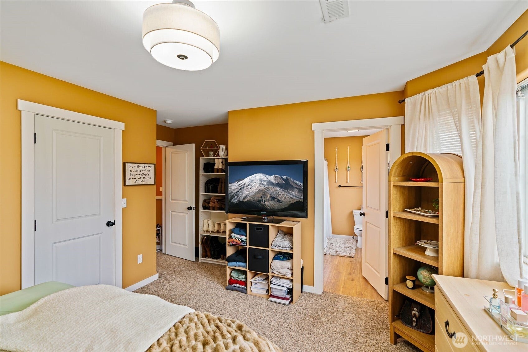 Ellensburg, Washington, 98926, United States, 3 Bedrooms Bedrooms, ,3 BathroomsBathrooms,Residential,For Sale,1991270