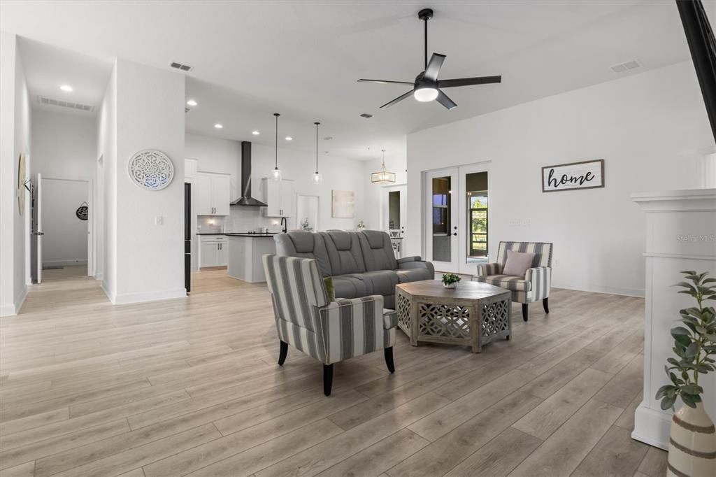 Winter Haven, Florida, 33881, United States, 4 Bedrooms Bedrooms, ,3 BathroomsBathrooms,Residential,For Sale,1957655