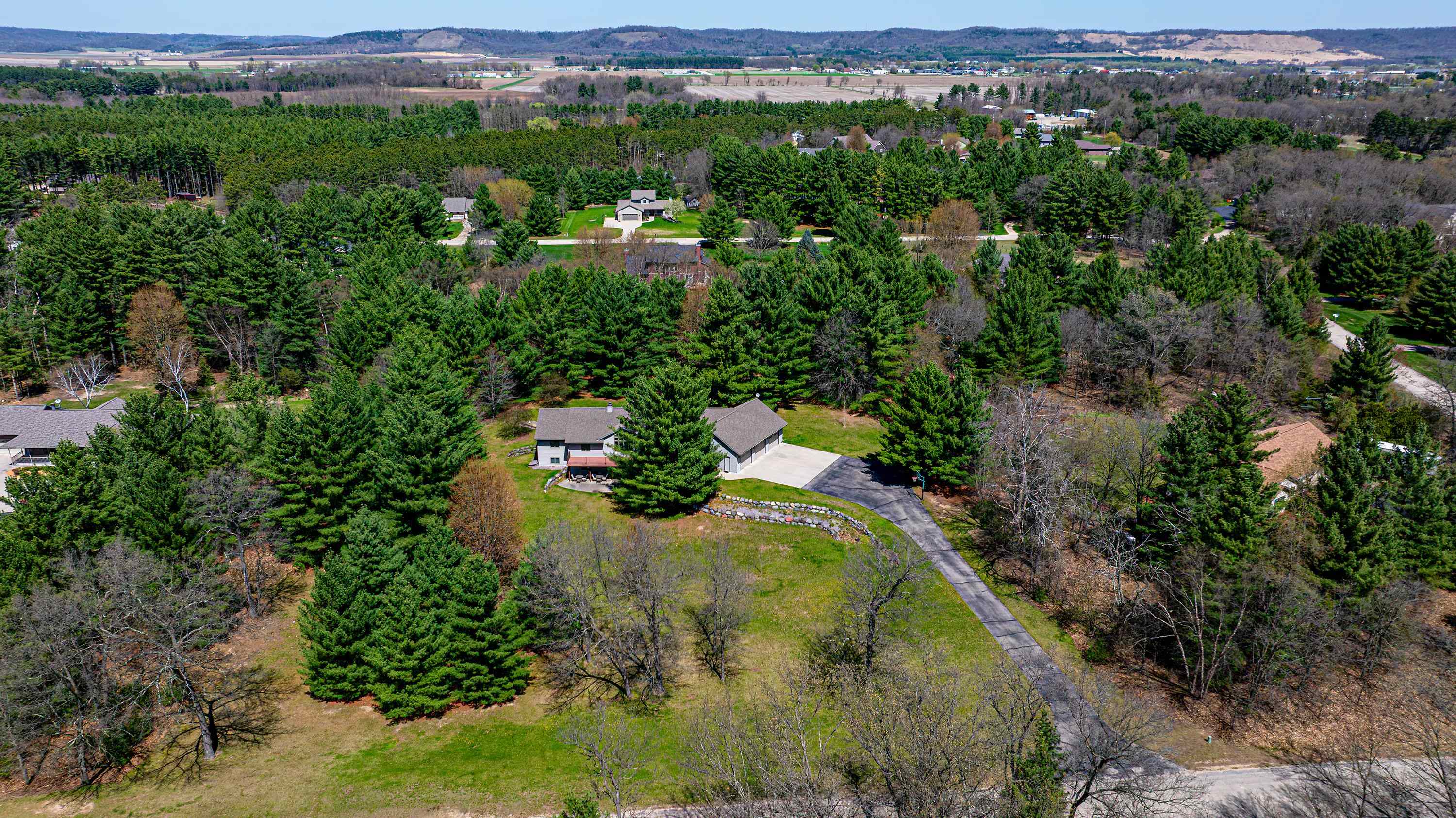 Spring Green, Wisconsin, 53588, United States, 4 Bedrooms Bedrooms, ,4 BathroomsBathrooms,Residential,For Sale,2040175